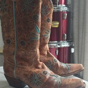 Brown and Blue Heeled Boots with Decorative Stitching